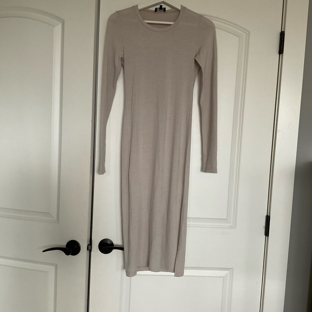 Elegant Cream Long Sleeve Dress